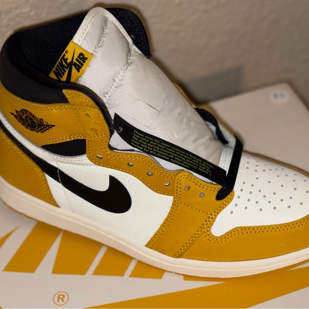 Nike Air Jordan 1 Mid Yellow Black White